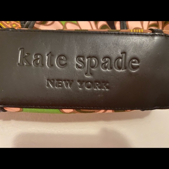 Kate Spade classic and vibrant! - Picture 2 of 5